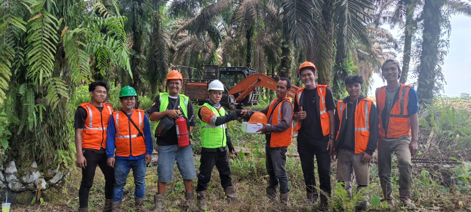 Penyerahan APD